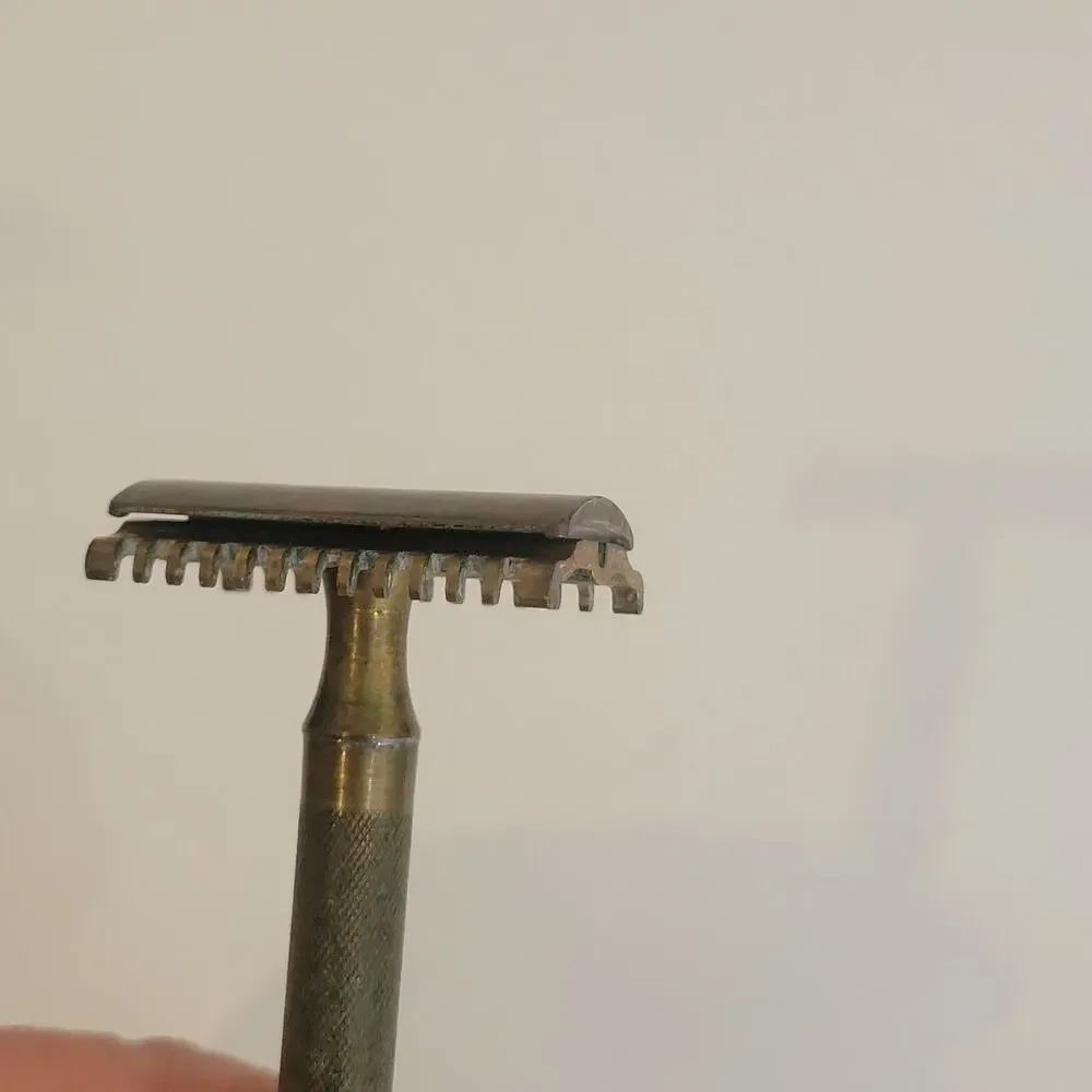 Antique Gillette Safety Razor gold tone  Made in USA pat date jan 13, 1920
